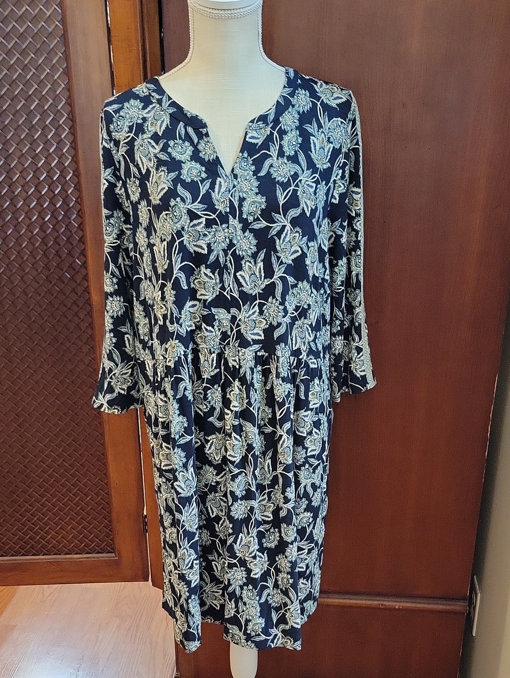 J. Jill | Floral Print Relaxed Fit Midi Dress with Pockets Navy White - Large